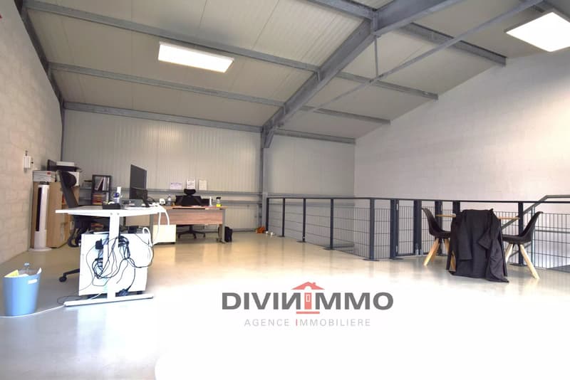 Industrial hall of 145 m2 with 5 parking spaces (6)