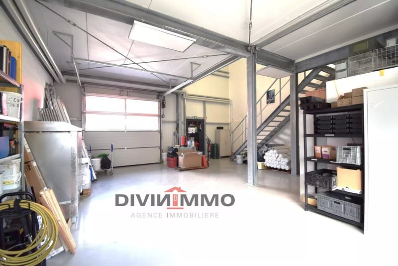 Hall industrielle de 145 m2 avec 5 places de parc (2)