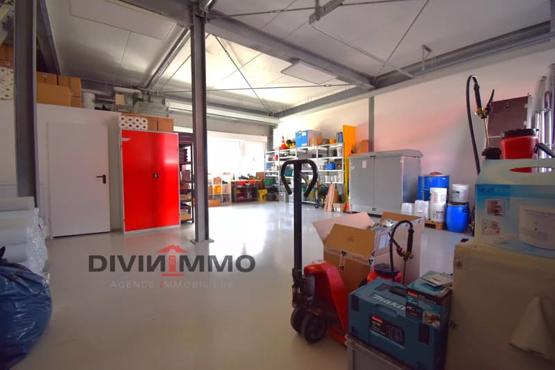 Industrial hall of 145 m2 with 5 parking spaces (3)