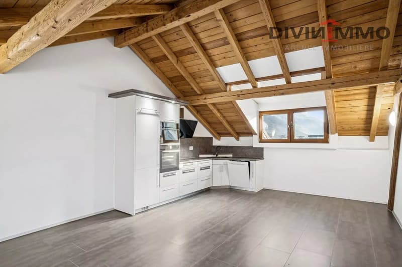 Typical 4.5-room attic on the 1st floor (2)