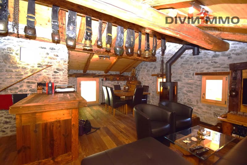 Atypical chalet in the Mayens-de-My of Conthey (3)