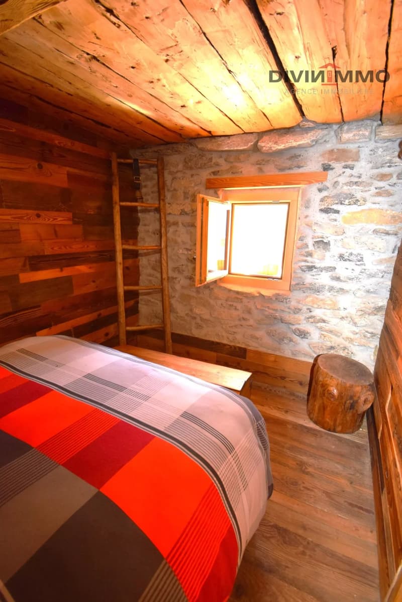 Atypical chalet in the Mayens-de-My of Conthey (9)