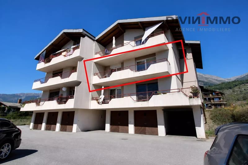 Beautiful 4.5-room apartment with garage and parking space (1)