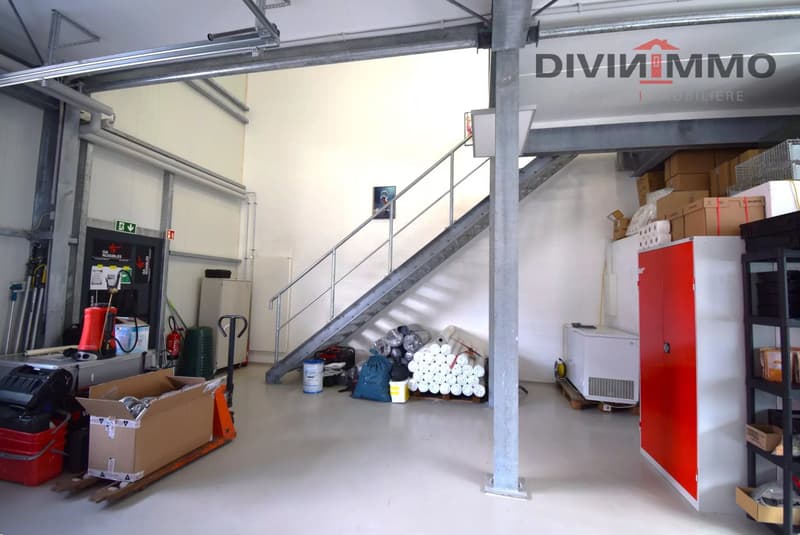 Hall industrielle de 145 m2 avec 5 places de parc (4)