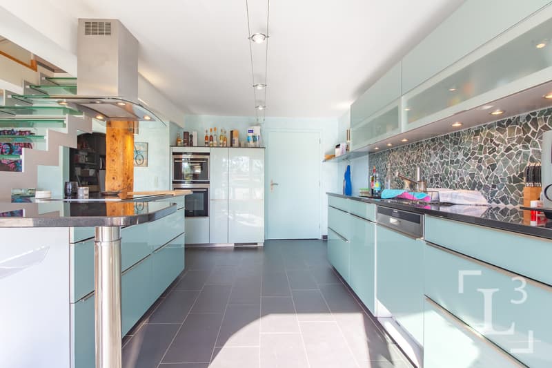Maison Ouest : Cuisine ouverte / West house: Open kitchen