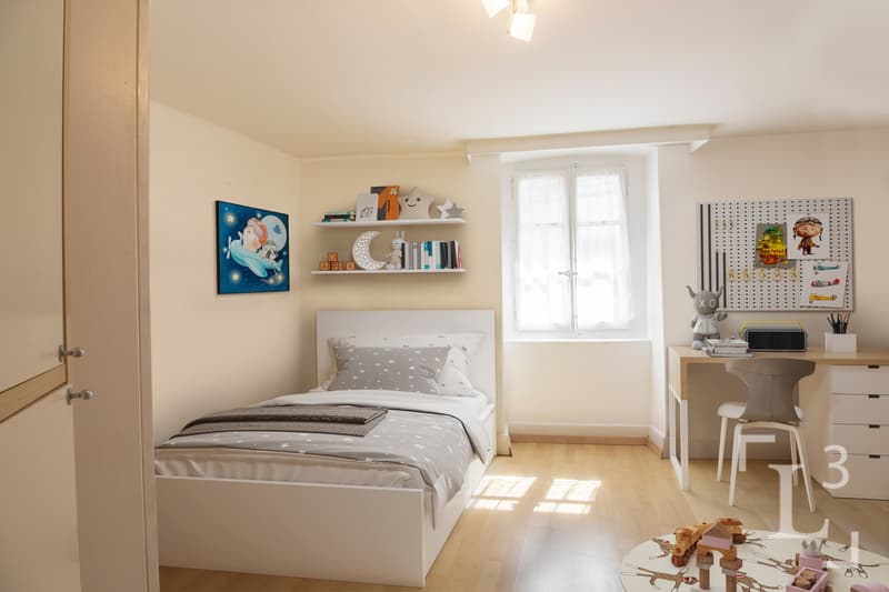 Chambre 2 à l'étage (Homestaging, mobilier uniquement!) / Bedroom 2 upstairs (Homestaging, furniture only!)