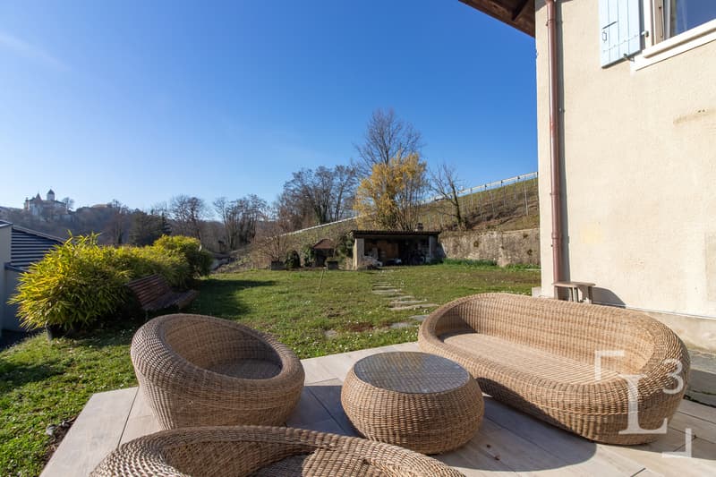 Terrasse dallée  / Paved terrace