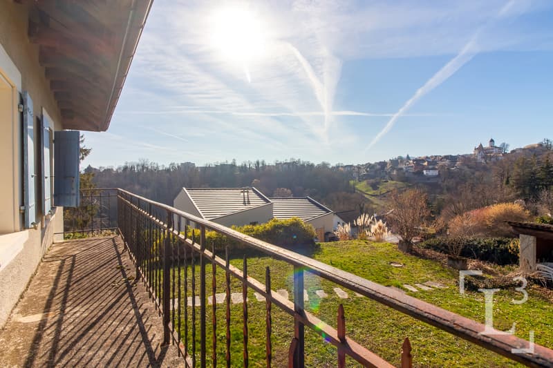 Balcon (1er étage) / Balcony (1st floor)