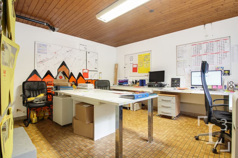 Lot 2 : Local commercial + bureau + studio
