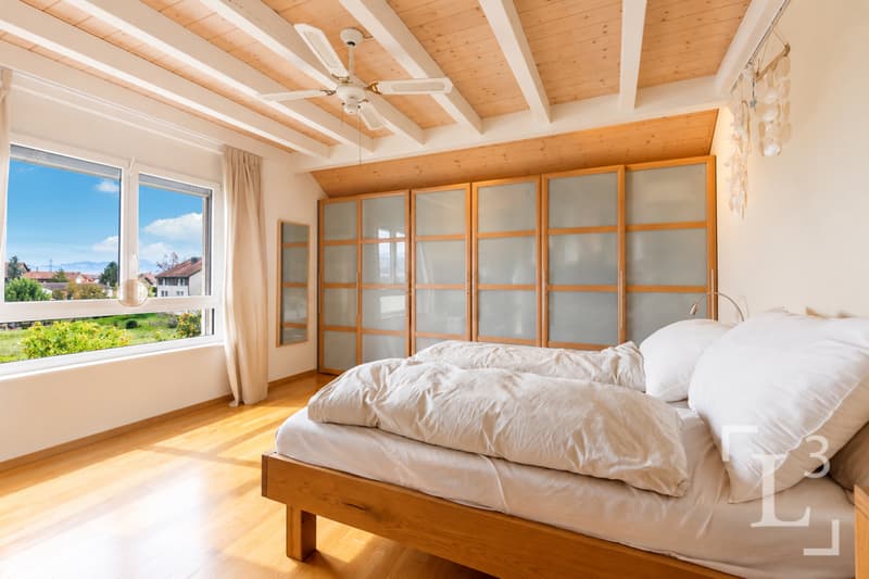 Chambre parentale (rez) / Master bedroom (ground floor)