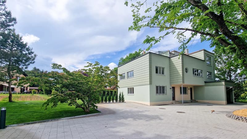 Duplex 6,5 pcs avec splendide jardin et terrasses dans Villa d'architecte intégralement rénovée, à 300 m. de la gare du LEB à Bercher (4)