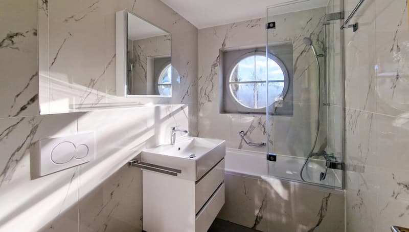 Duplex 6,5 pcs avec splendide jardin et terrasses dans Villa d'architecte intégralement rénovée, à 300 m. de la gare du LEB à Bercher (13)