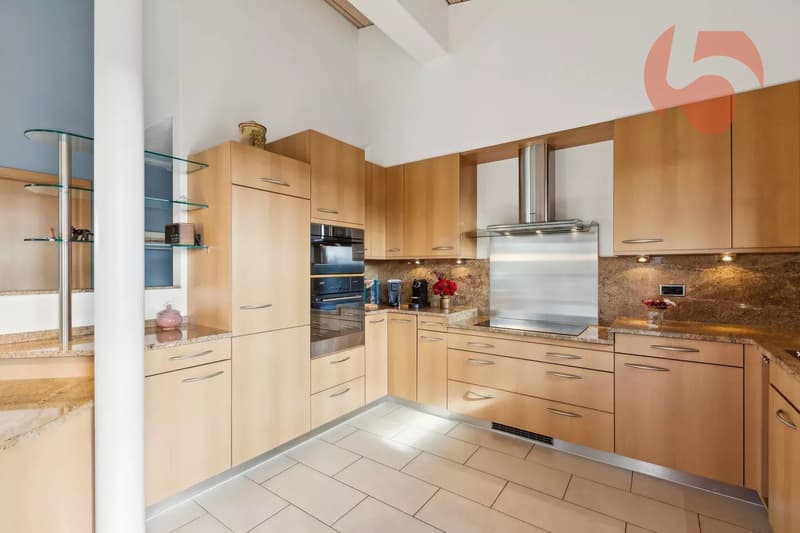 Exceptional 6.5-room attic with high-end features (7)