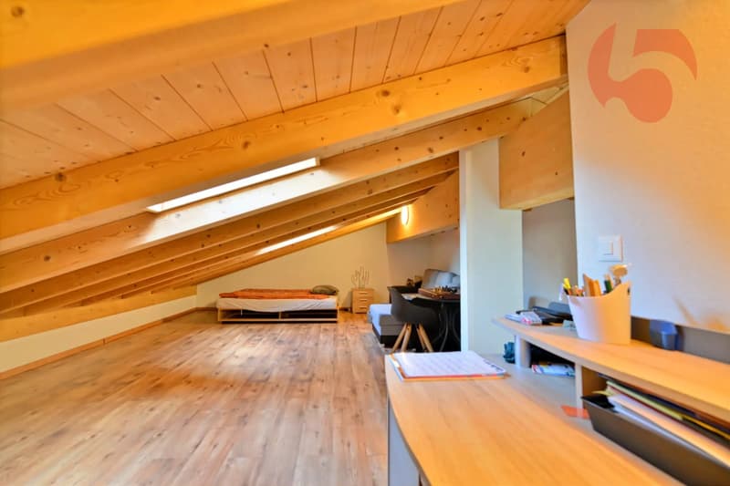 Magnificent attic of 3.5 rooms with mezzanine and large balcony (9)