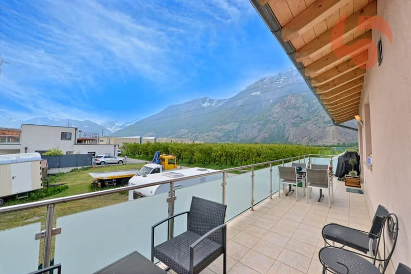 Magnificent attic of 3.5 rooms with mezzanine and large balcony (1)