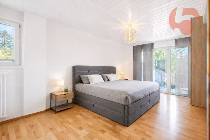 Individual villa with rental income, just a stone's throw from the lake (9)
