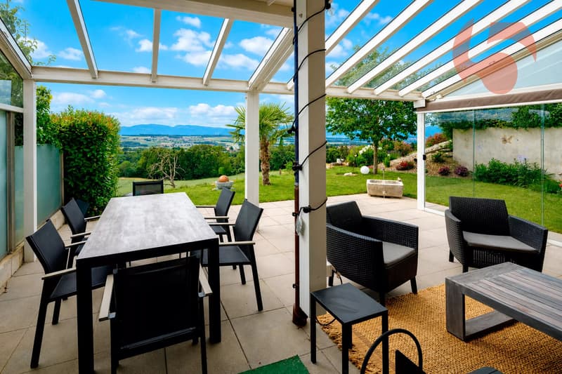 Magnifica villa di 4,5 locali con vista panoramica sul Giura e la campagna circostante (2)