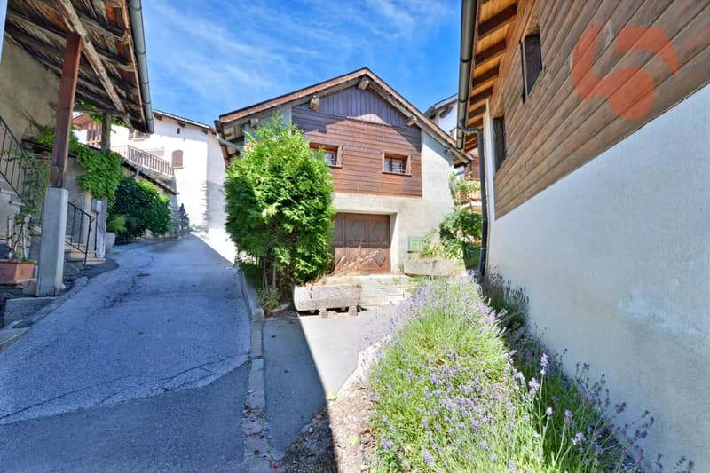 Echtes Dorfhaus mit großem Potenzial, Garage und Keller (7)
