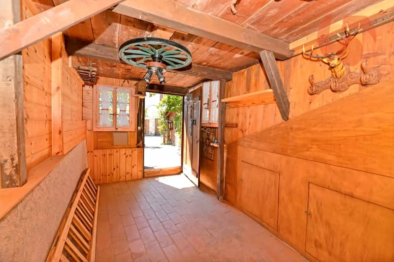 Authentique maison villageoise à fort potentiel avec garage et carnotzet (13)