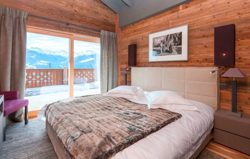 Exceptional chalet built as a secondary residence (2)