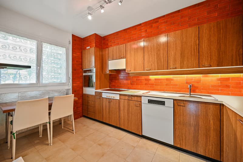 BLONAY - SPACIOUS AND BRIGHT 5.5 ROOM APARTMENT (4)