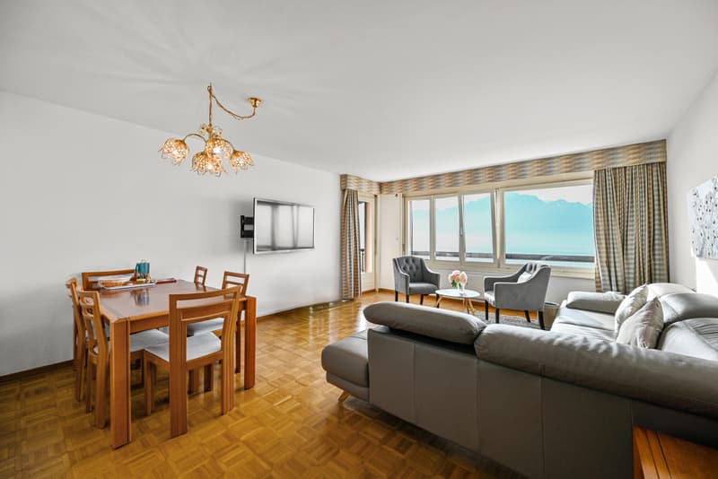 MONTREUX - AMPIO APPARTAMENTO DI 4.5 LOCALI CON VISTA IMPAREGGIABILE (3)