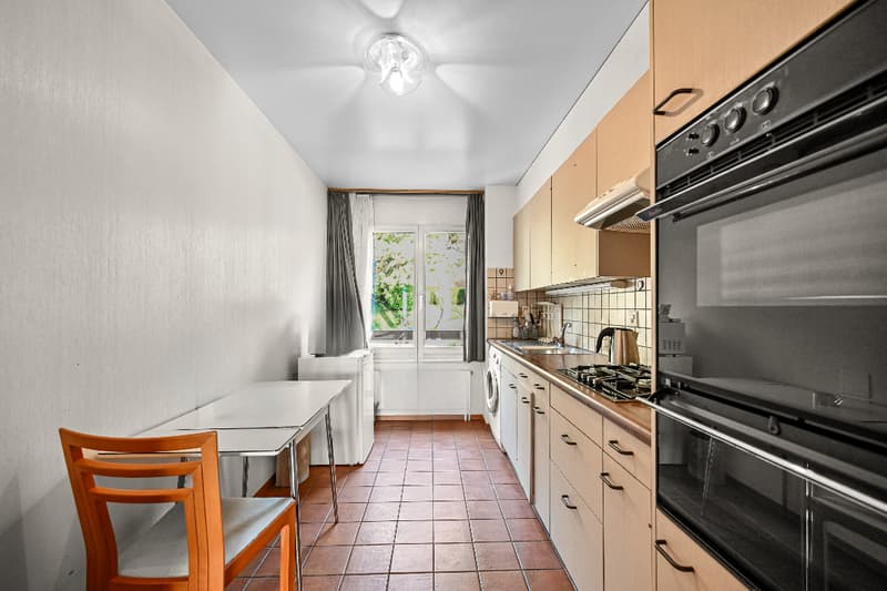 MONTREUX - AMPIO APPARTAMENTO DI 4.5 LOCALI CON VISTA IMPAREGGIABILE (8)