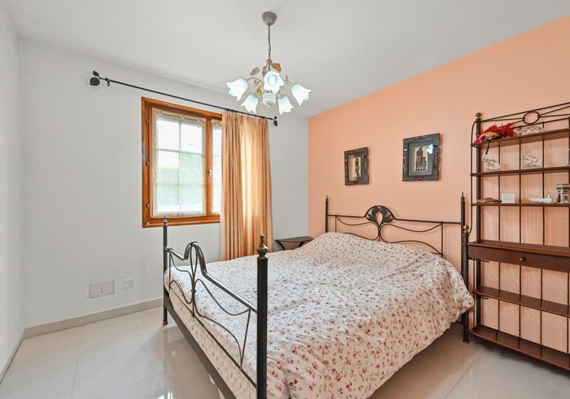 BOUVERET - BEAUTIFUL INDIVIDUAL VILLA WITH 8 ROOMS, SWIMMING POOL AND GARDEN (11)