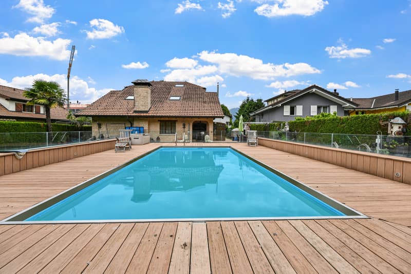 BOUVERET - BEAUTIFUL INDIVIDUAL VILLA WITH 8 ROOMS, SWIMMING POOL AND GARDEN (1)