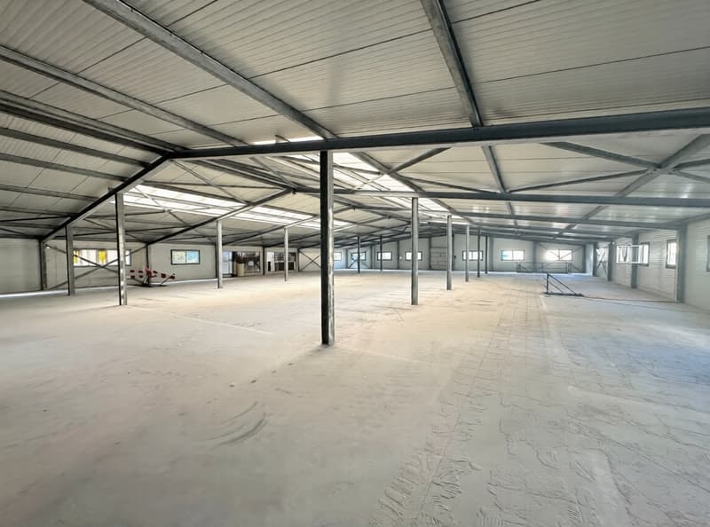 SIERRE - HALLE INDUSTRIELLE DE 2'200 M2 AVEC PROJET DE TRANSFORMATION (2)