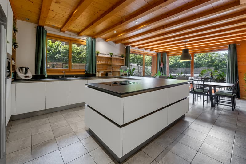 LES PACCOTS - MAGNIFIQUE CHALET DE 7.5 PIECES (10)