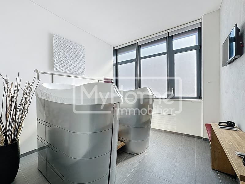 Sala fitness di 967 m2 a Lonay, completamente attrezzata, in affitto (7)