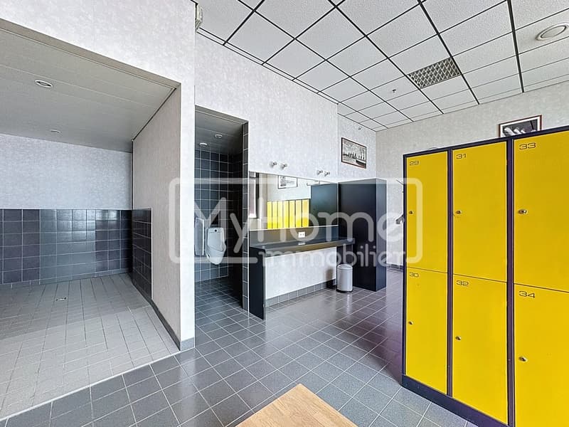 Sala fitness di 967 m2 a Lonay, completamente attrezzata, in affitto (11)