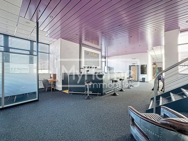 Sala fitness di 967 m2 a Lonay, completamente attrezzata, in affitto (4)