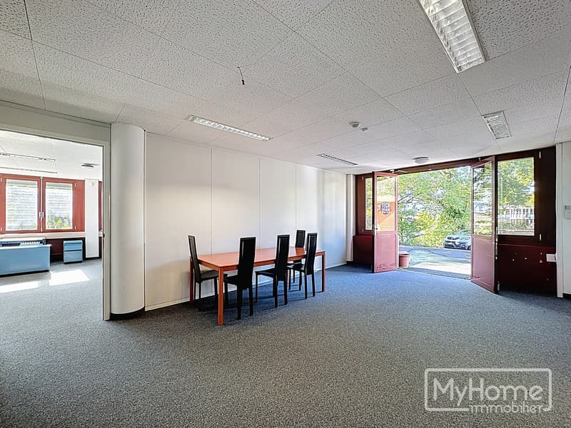 Bright commercial property of 395 m², ideally located (9)