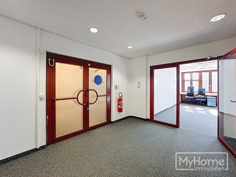 Bright commercial property of 395 m², ideally located (3)