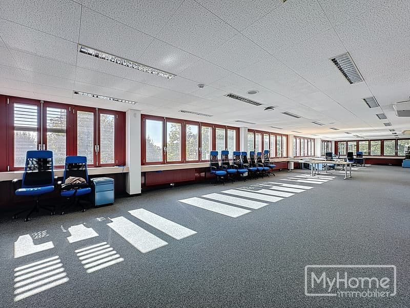 Bright commercial property of 395 m², ideally located (2)