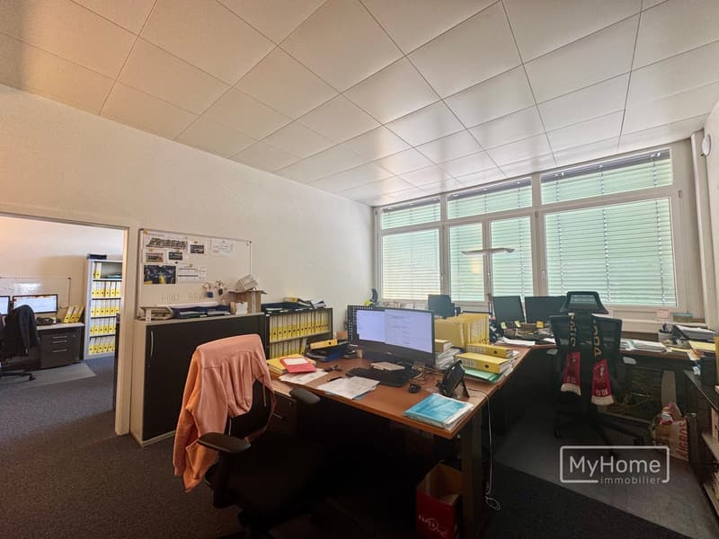 Surface de bureaux de 345 m2 à louer (8)