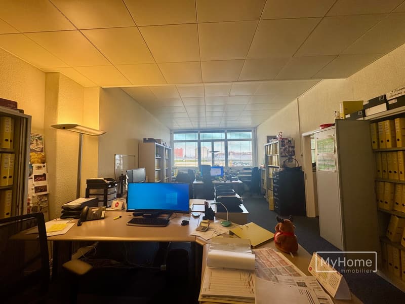Surface de bureaux de 345 m2 à louer (2)