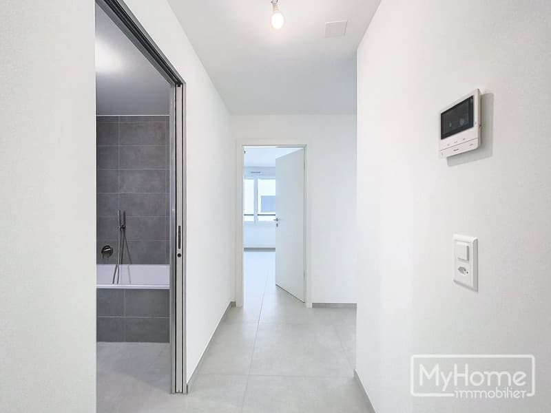 Hall.jpg