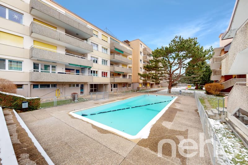 Très bel appartement proche du centre avec terrasse et piscine commune (2)