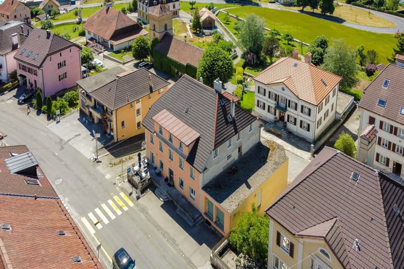 Splendide immeuble commercial avec chambres d'hôtes, bar et kiosque (12)