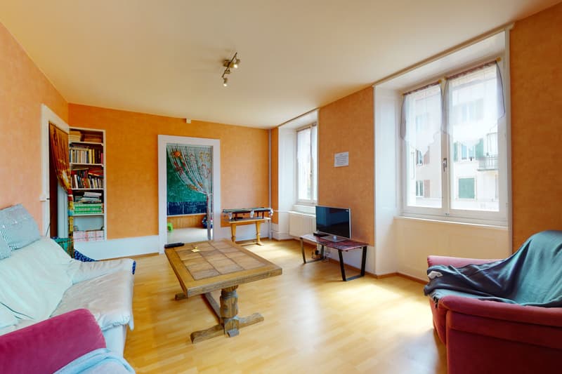 Splendide immeuble commercial avec chambres d'hôtes, bar et kiosque (8)