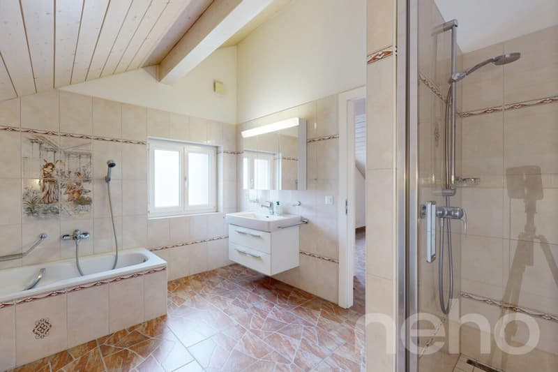 Spacious renovated duplex of 160 m² in the heart of the village of Riddes (7)