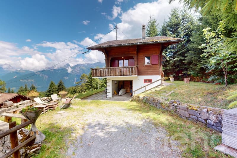 Meraviglioso Chalet con Vista Panoramica sulle Montagne e sul Lago (3)