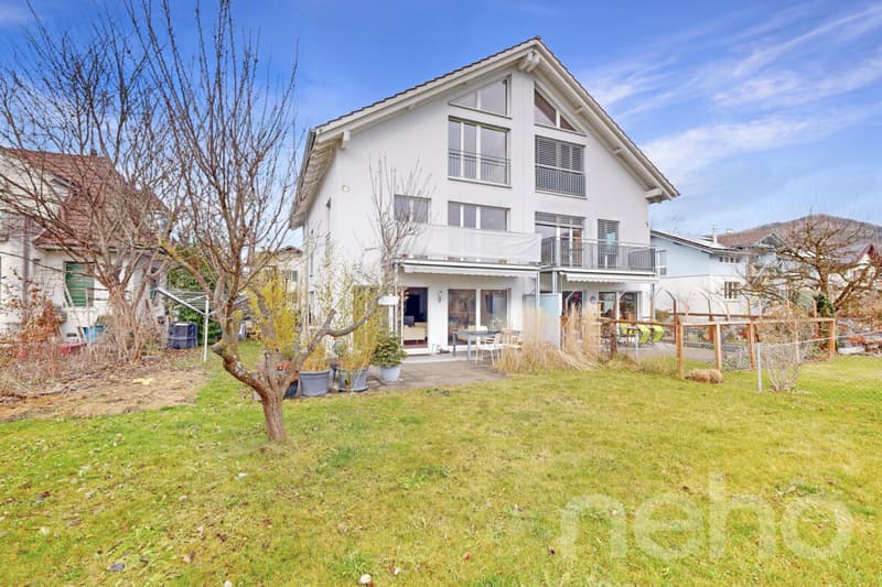 Casa a schiera familiare con giardino e vista sul Niesen (2)