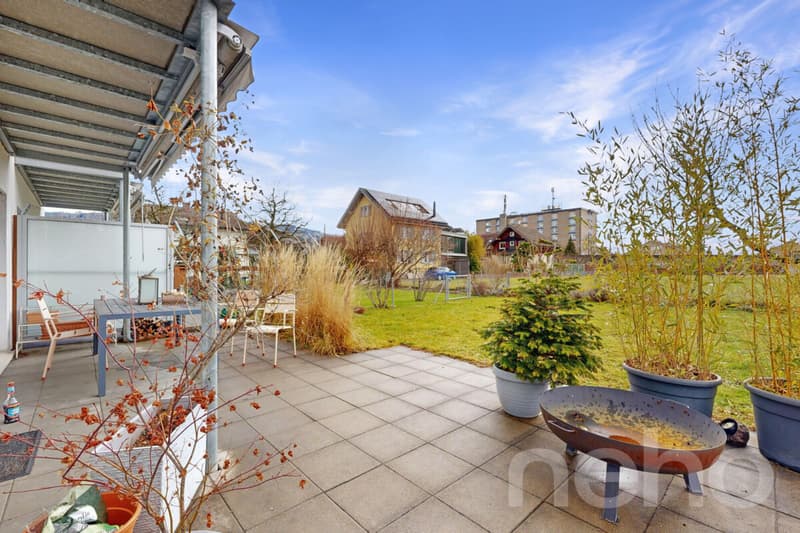 Casa a schiera familiare con giardino e vista sul Niesen (3)