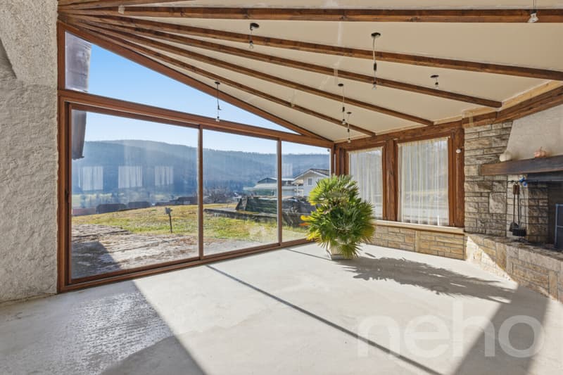 Villa di alta classe, grande giardino e vista panoramica (12)