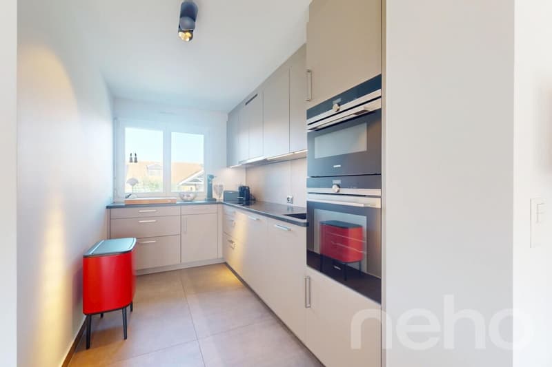 Spacieux duplex en attique ? Volume et confort contemporain (4)