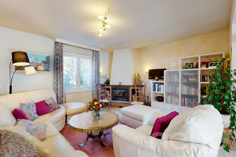 Spacious villa with great potential, calm, with independent apartment (4)